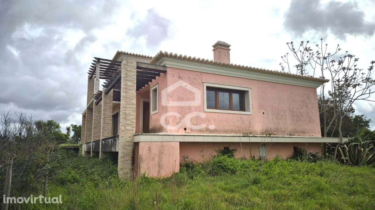 Moradia V3 para restauro - Grande imagem: 2/28