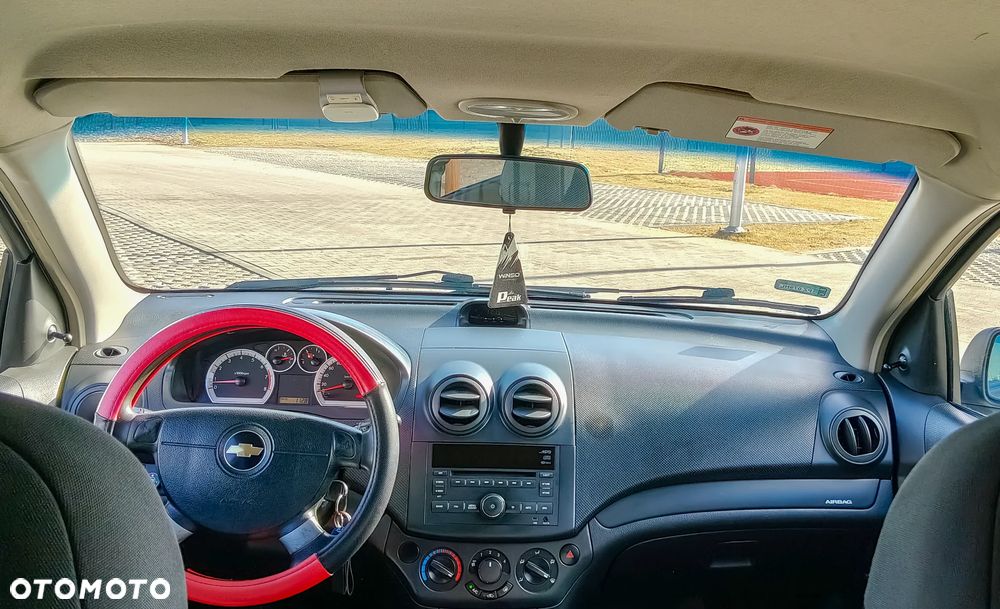 Chevrolet Aveo 1.2 16V Base / Classic - 9