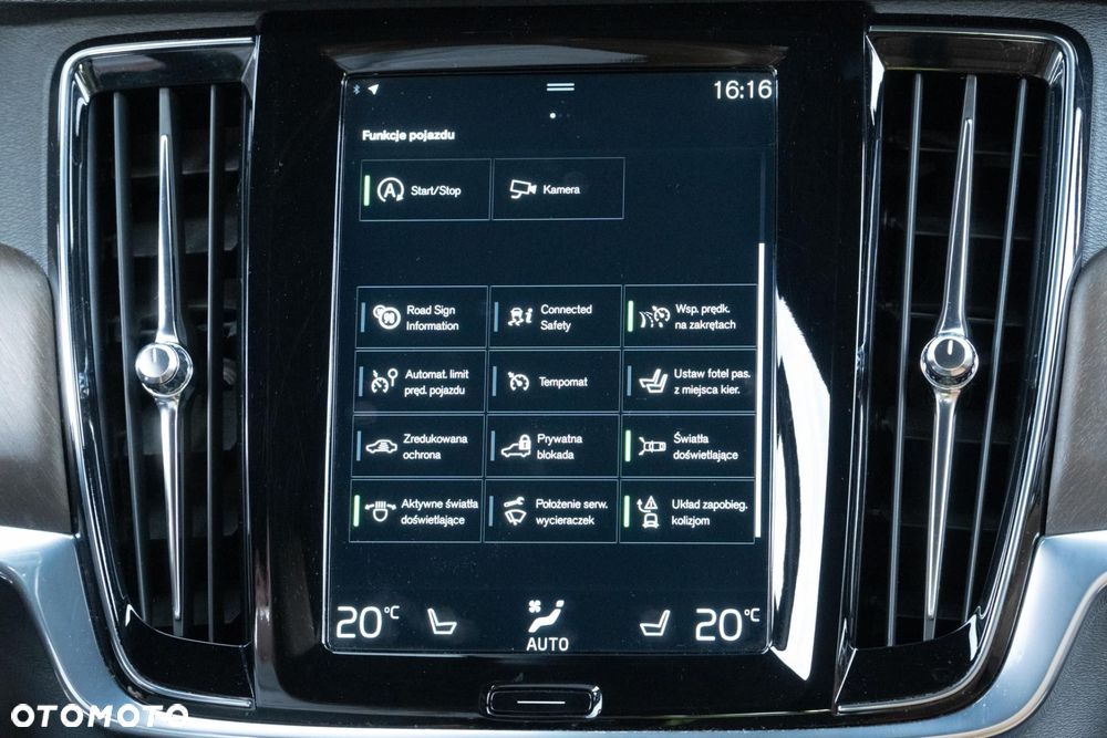 Volvo V90 Cross Country - 30