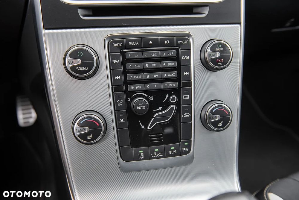 Volvo V60 D5 AWD Geartronic RDesign - 26