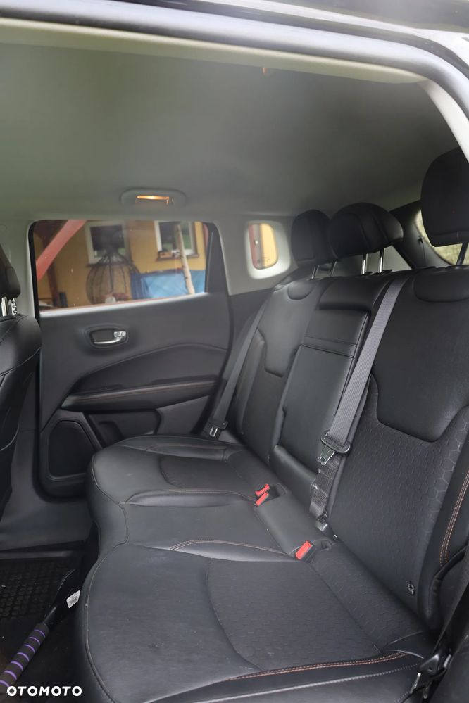 Jeep Compass - 29