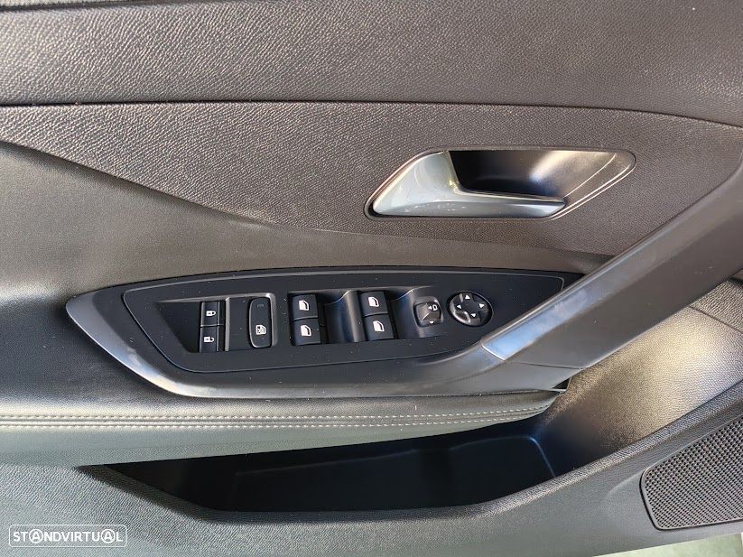 Peugeot 308 1.2 PureTech Allure - 11