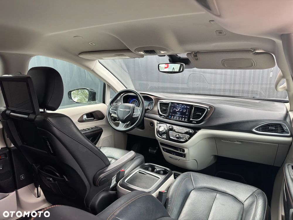 Chrysler Pacifica - 7