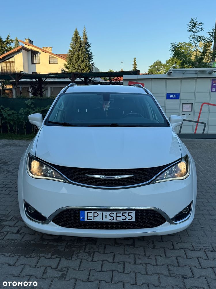 Chrysler Pacifica - 7