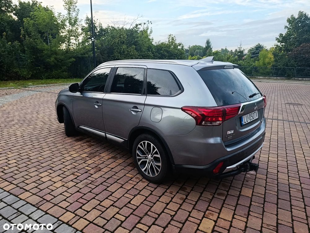 Mitsubishi Outlander - 18