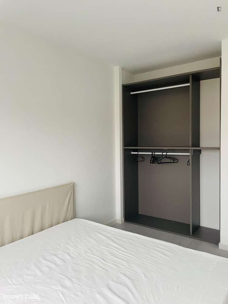 Quarto - localizado em Sé de Braga e São Lázaro Braga - Grande imagem: 4/12