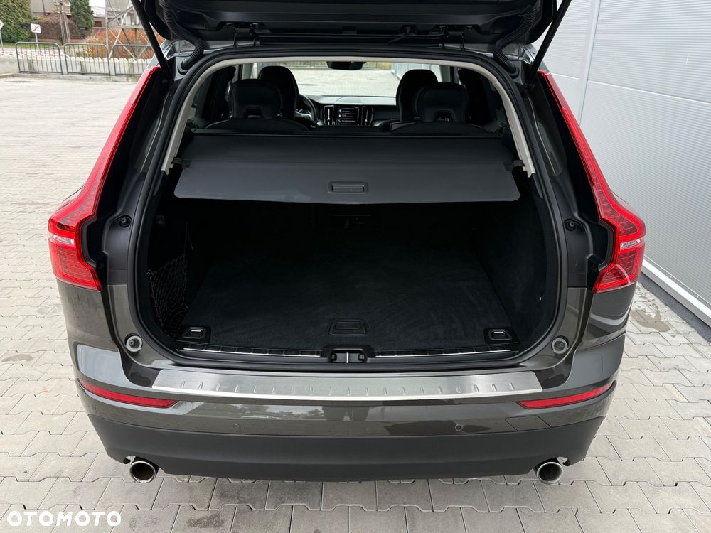 Volvo XC 60 B4 B Geartronic Momentum Pro - 19