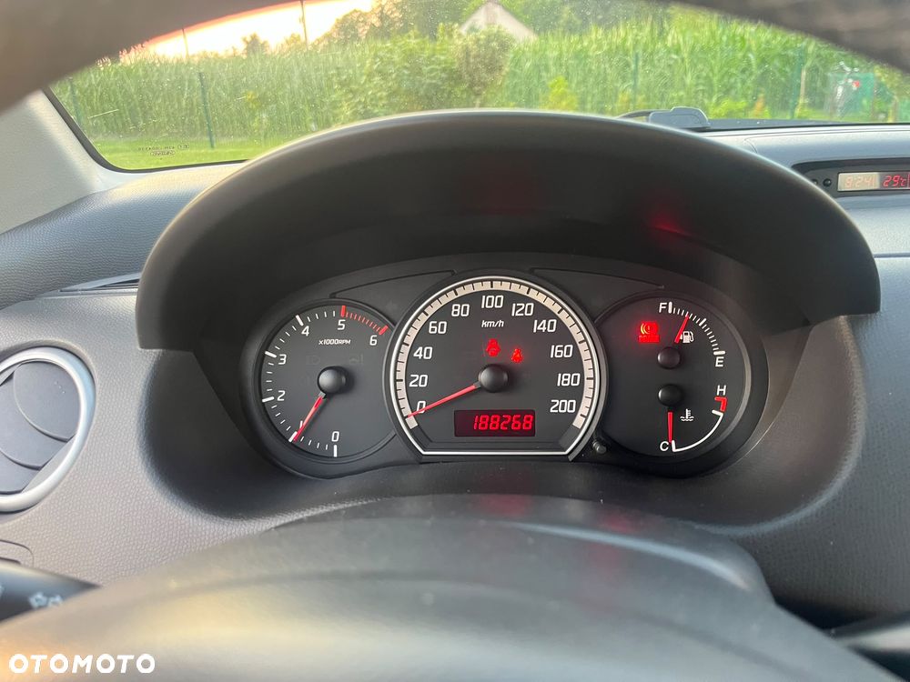 Suzuki Swift 1.3 DDiS Comfort - 3