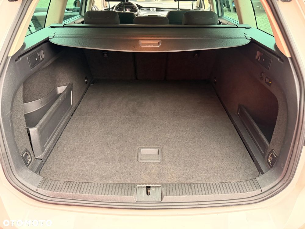 Volkswagen Passat 2.0 TDI DSG (BlueMotion Technology) Highline - 11
