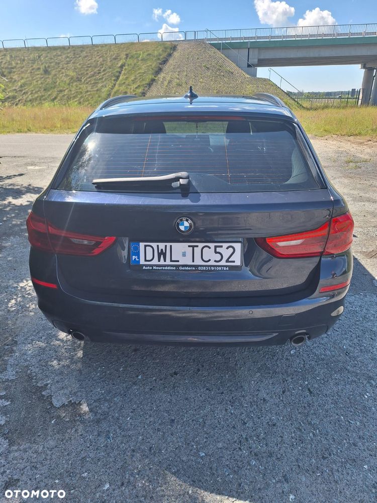 BMW Seria 5 525d Sport Line - 11