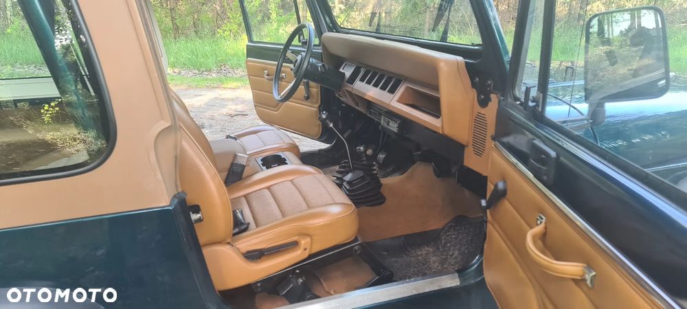 Jeep Wrangler 2.5L - 8