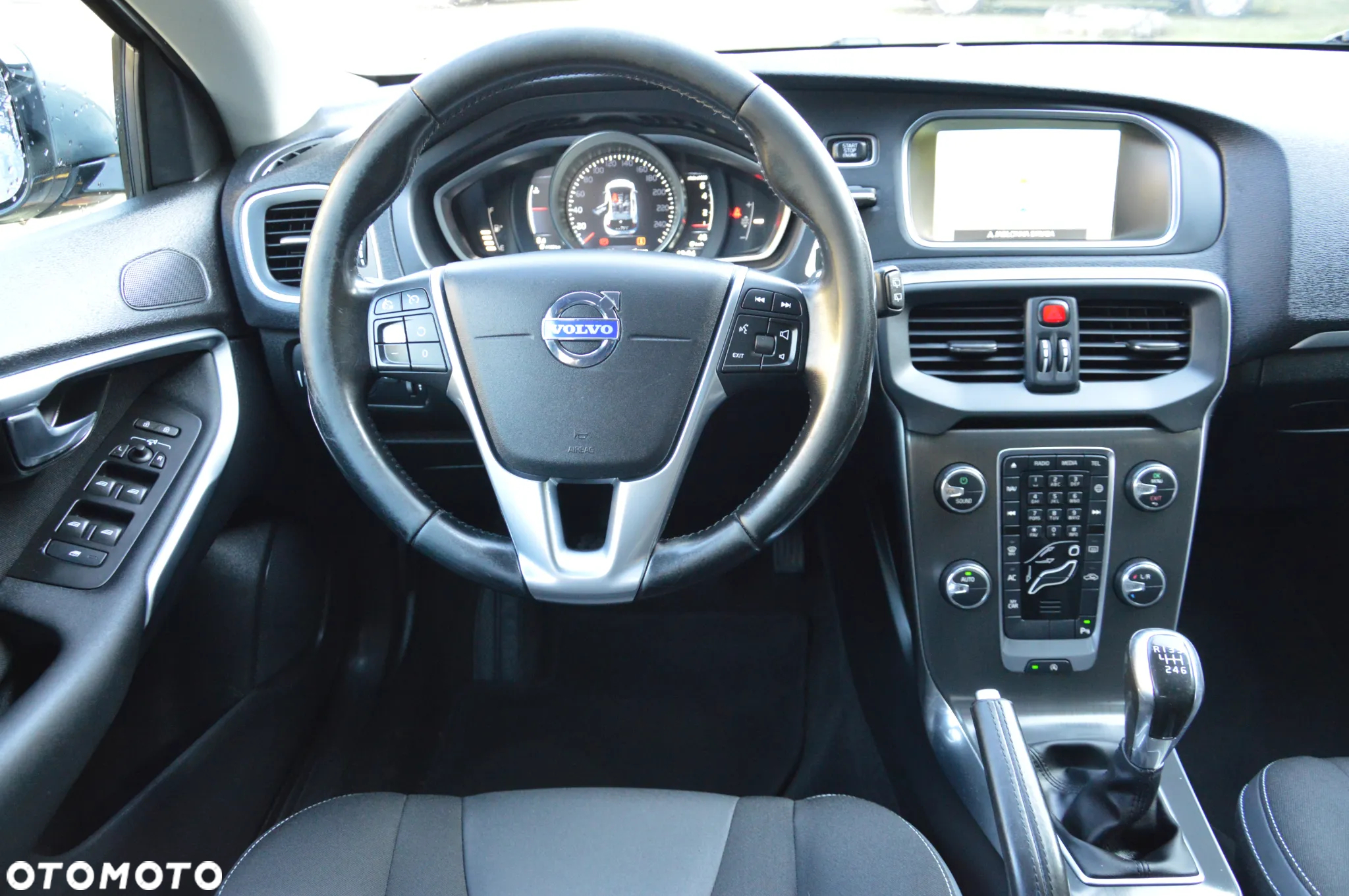 Volvo V40 T3 Ocean Race - 18