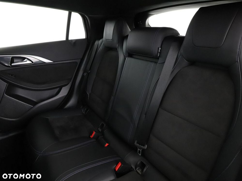 Infiniti Q30 2.0t DCT AWD Sport City Black - 18