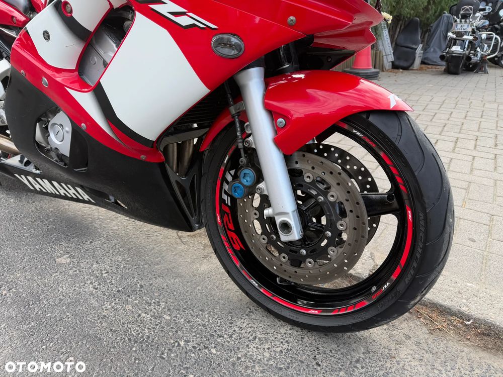 Yamaha R6 - 18