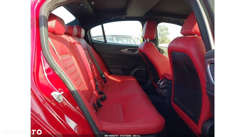 Alfa Romeo Giulia - 12