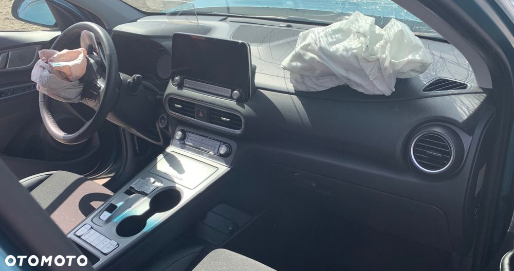Hyundai Kona Premium - 6