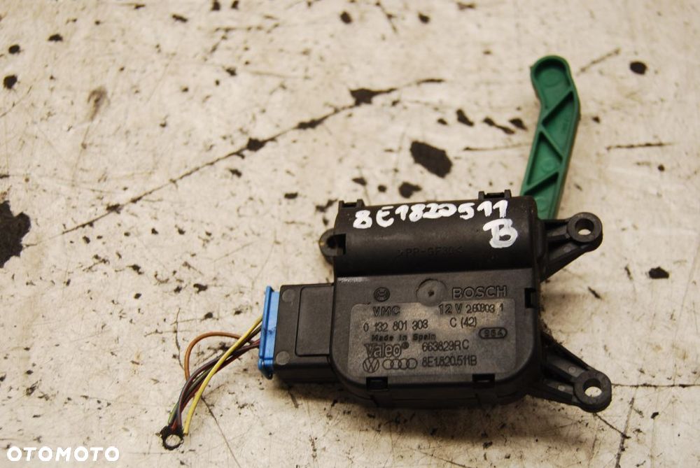 SILNICZEK NAGRZEWNICY 8E1820511B AUDI A4 B6 B7 - 1
