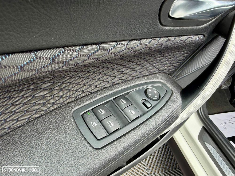 BMW 116 d Pack M - 29