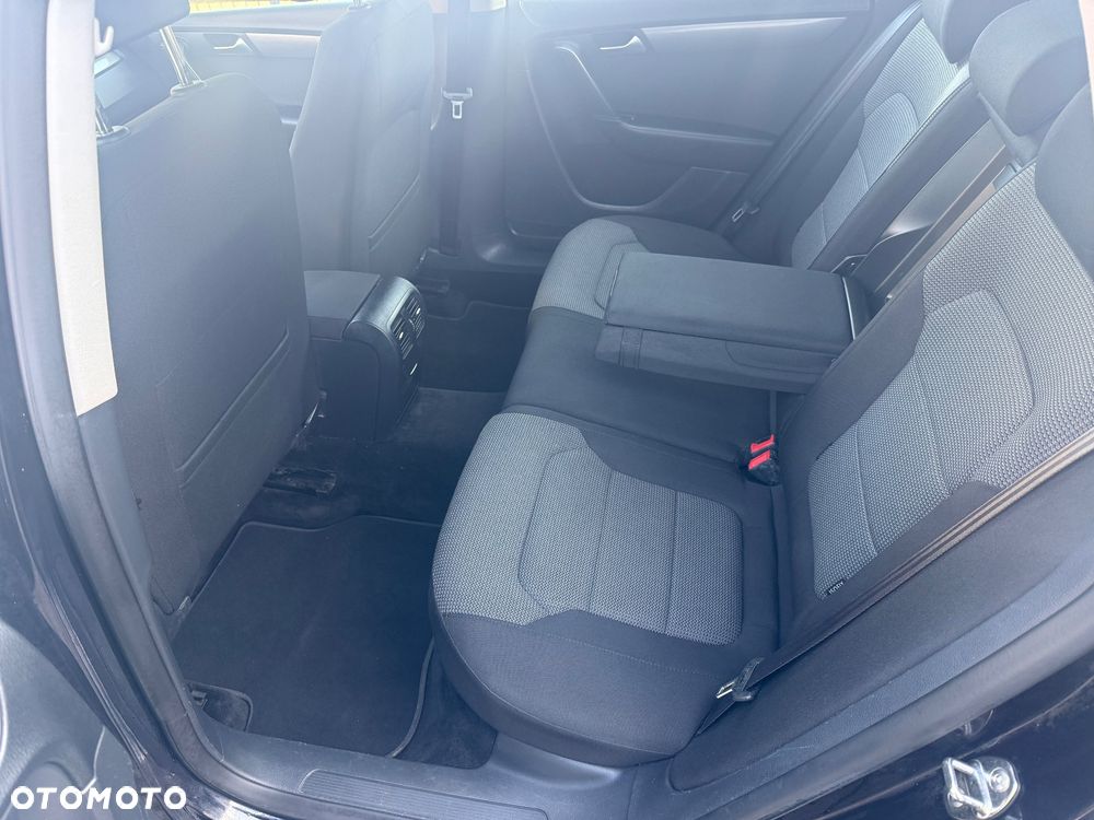 Volkswagen Passat - 15
