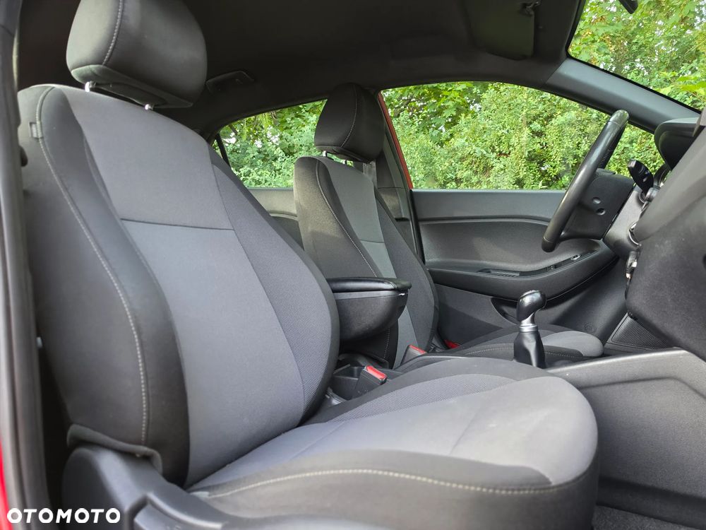 Hyundai i20 1.2 Passion Plus - 32