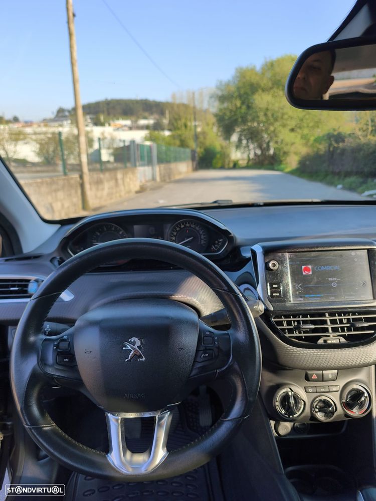 Peugeot 208 1.2 PureTech Style - 14