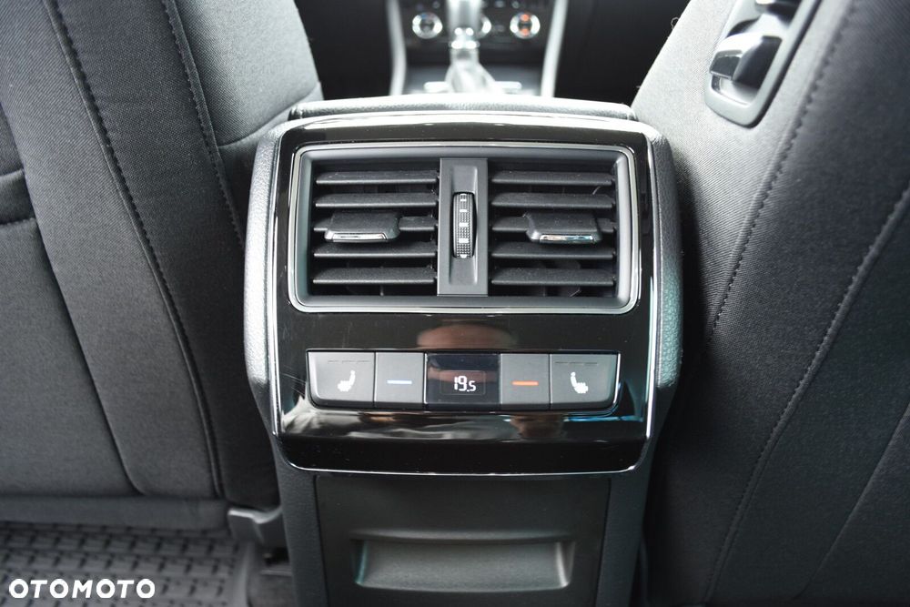 Skoda Superb 2.0 TSI Style DSG - 34