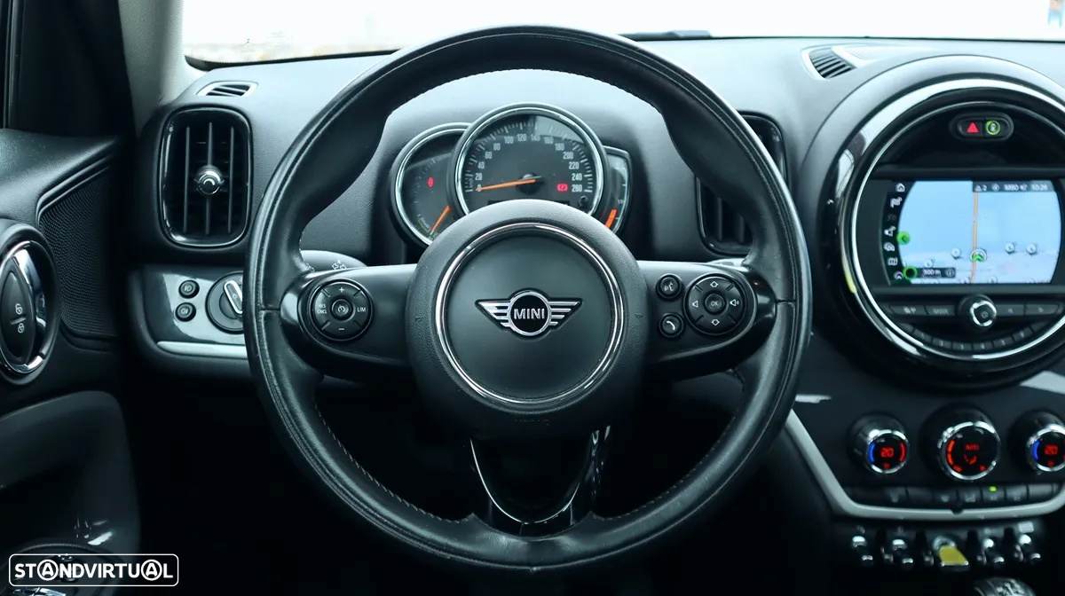 MINI Countryman Cooper SE ALL4 Auto - 17