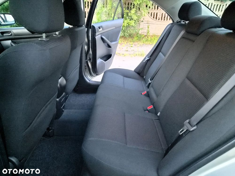 Toyota Avensis 2.0 VVT-i Travel - 10