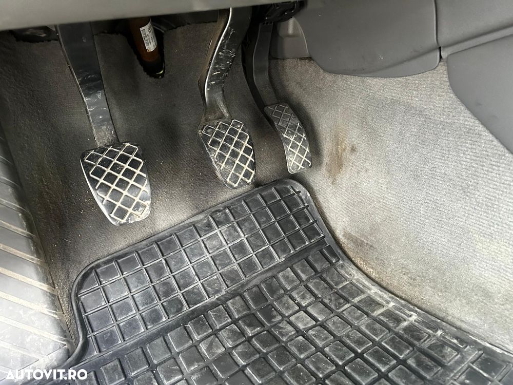 Audi A4 Limuzina 2.0 TDI B8 - 6