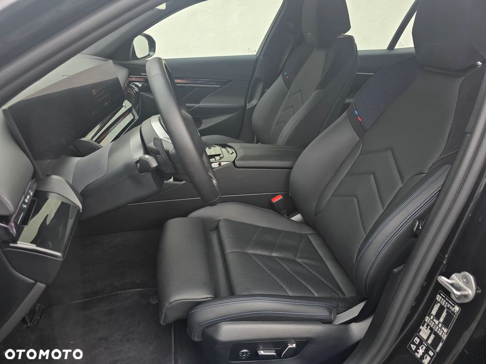 BMW Seria 5 520d xDrive mHEV M Sport - 8