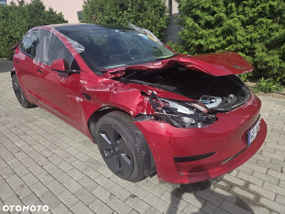 Tesla Model 3 - 3