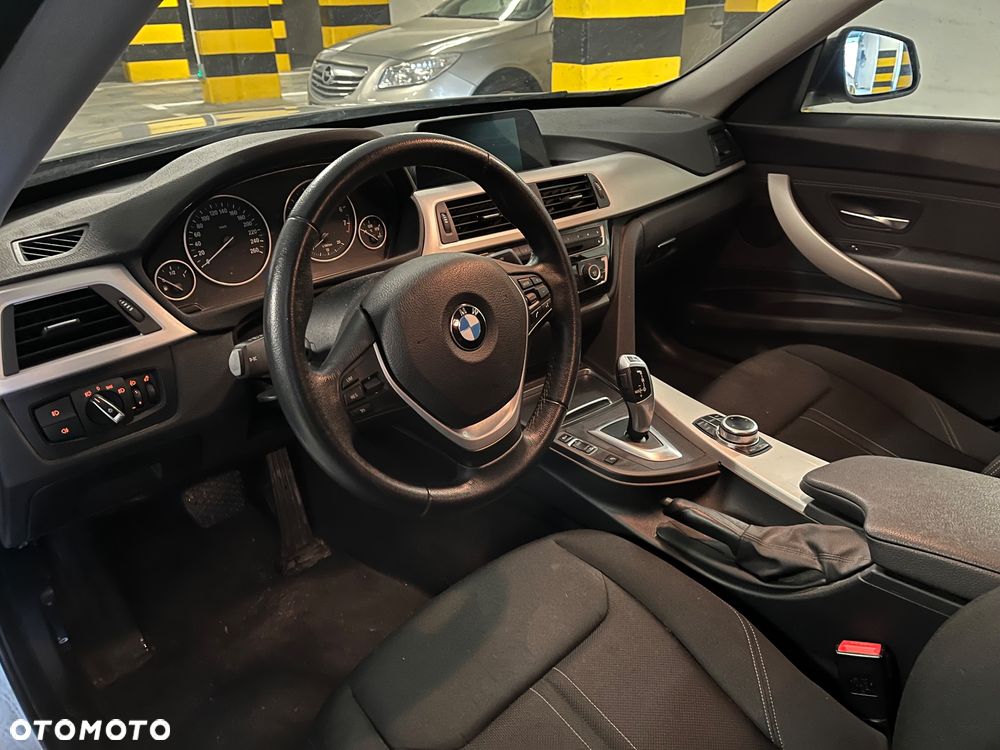 BMW 3GT 320i - 17