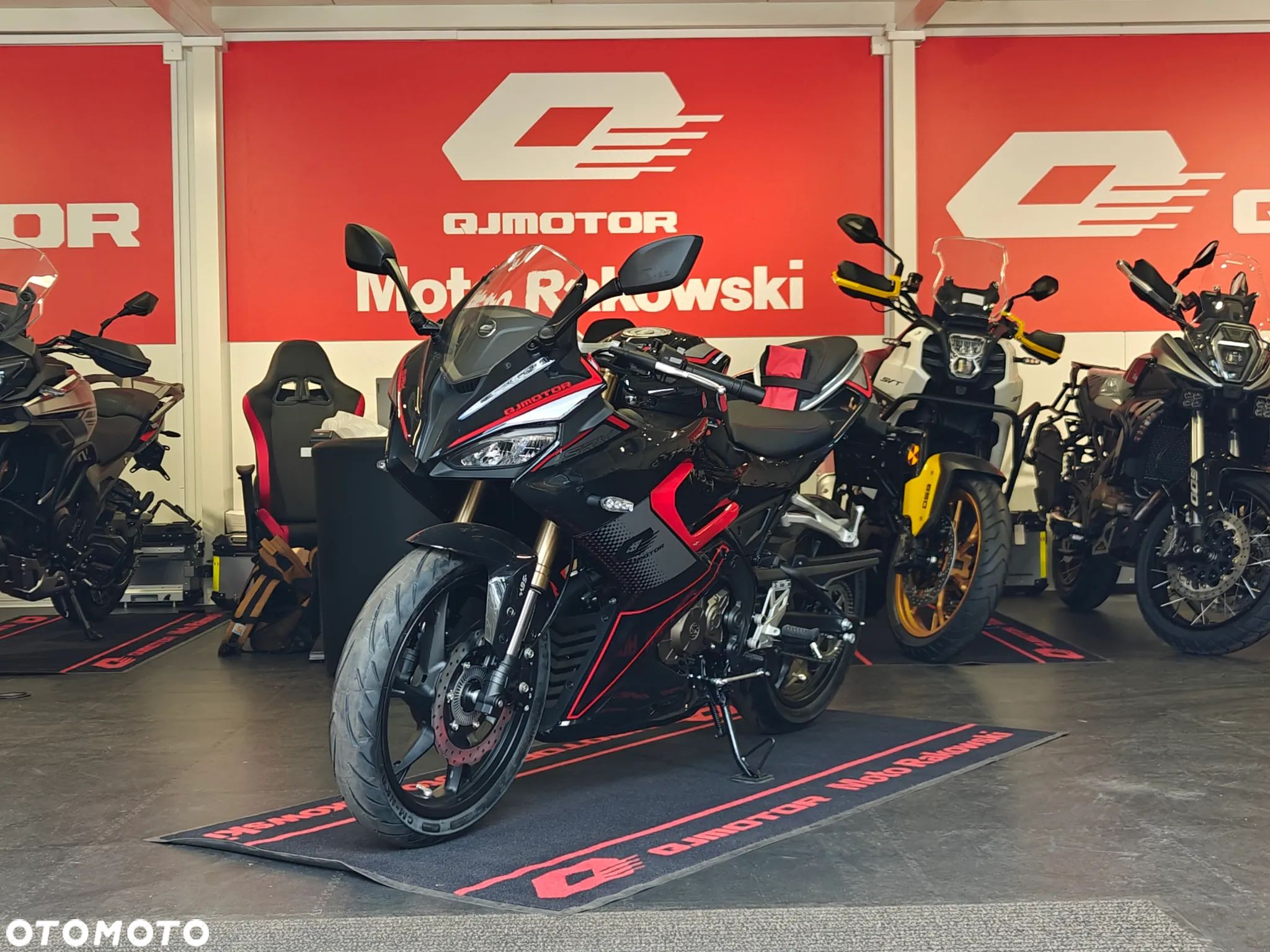 QJMOTOR SRK 125R - 1