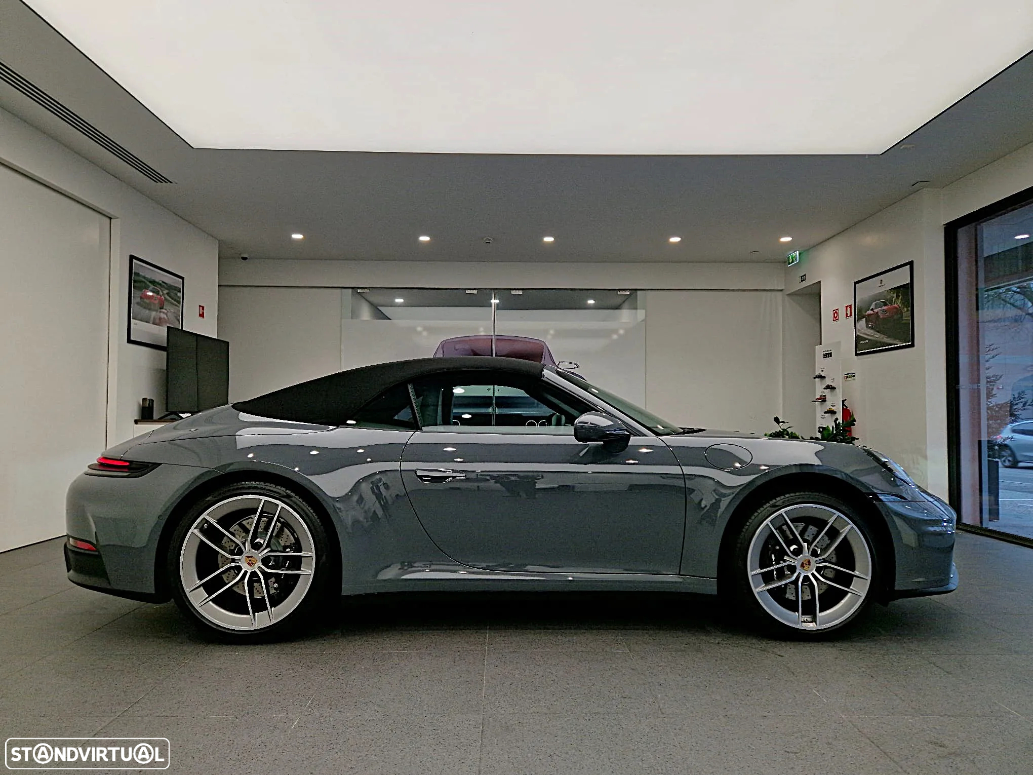 Porsche 911 (992) Carrera - 8