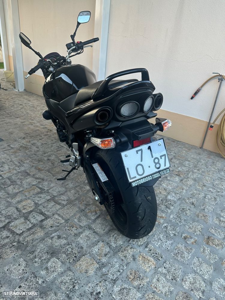 Suzuki GSR Black Edition - 5