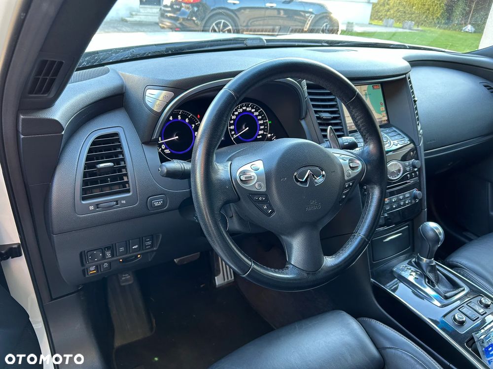 Infiniti QX70 3.7 S Premium - 8