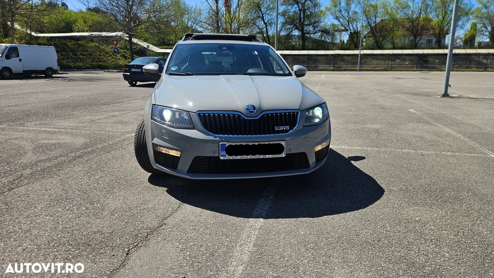 Skoda Octavia 2.0 TDI DSG RS - 2