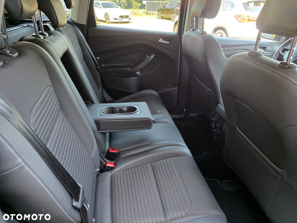 Ford Kuga - 17