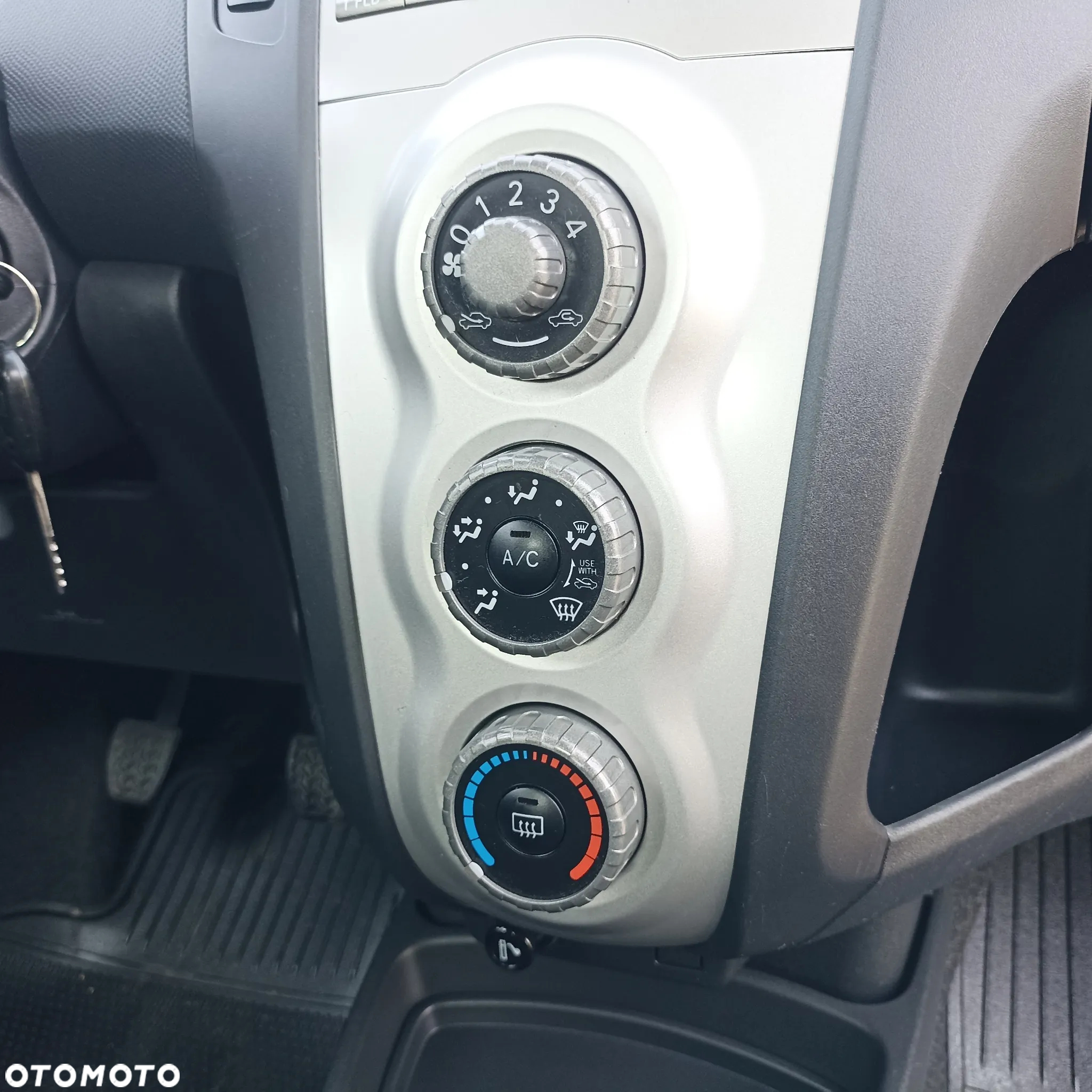 Toyota Yaris 1.3 Prestige - 10
