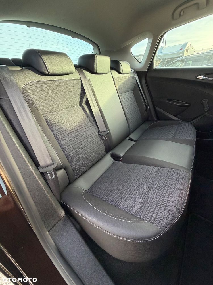 Opel Astra 1.4 Turbo Active - 26