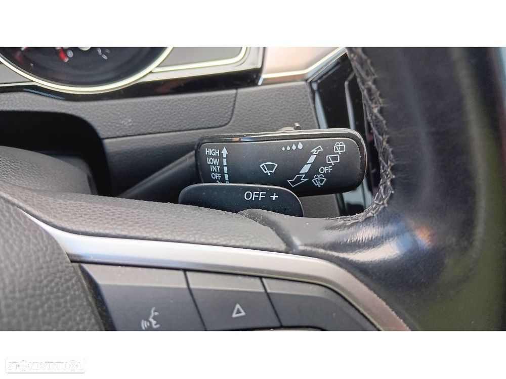 VW Passat Variant 2.0 TDi Business DSG - 12