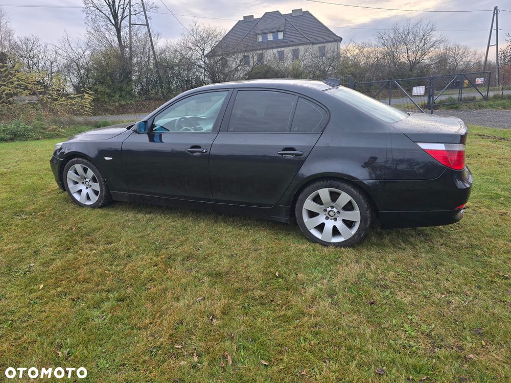 BMW Seria 5 520i - 4