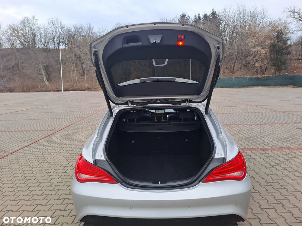 Mercedes-Benz CLA 180 d 7G-DCT Peak Edition - 15