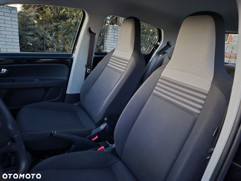 Volkswagen up! black - 11
