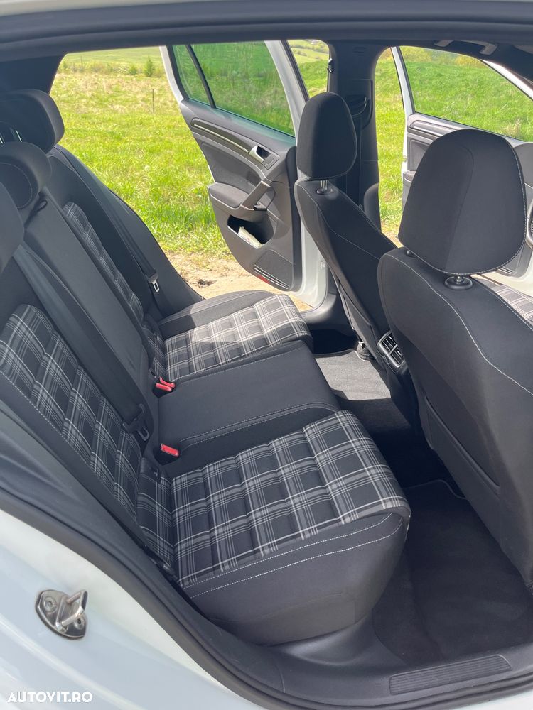 Volkswagen Golf GTD 2.0 TDI SCR DSG - 9