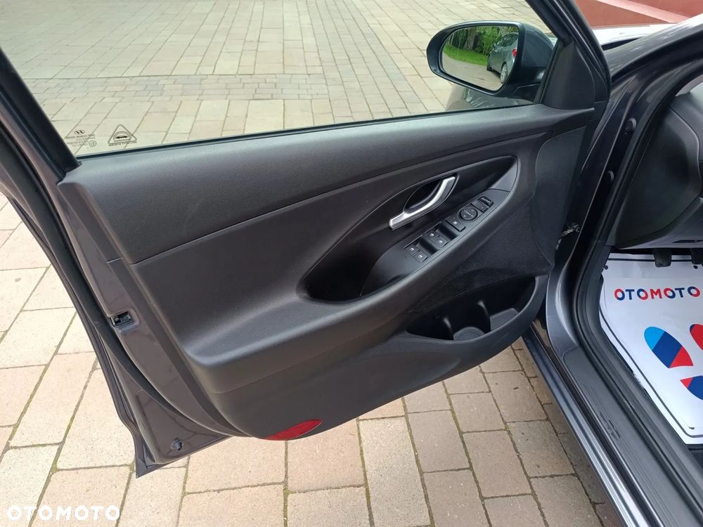 Hyundai i30 blue Kombi 1.6 CRDi Style - 25