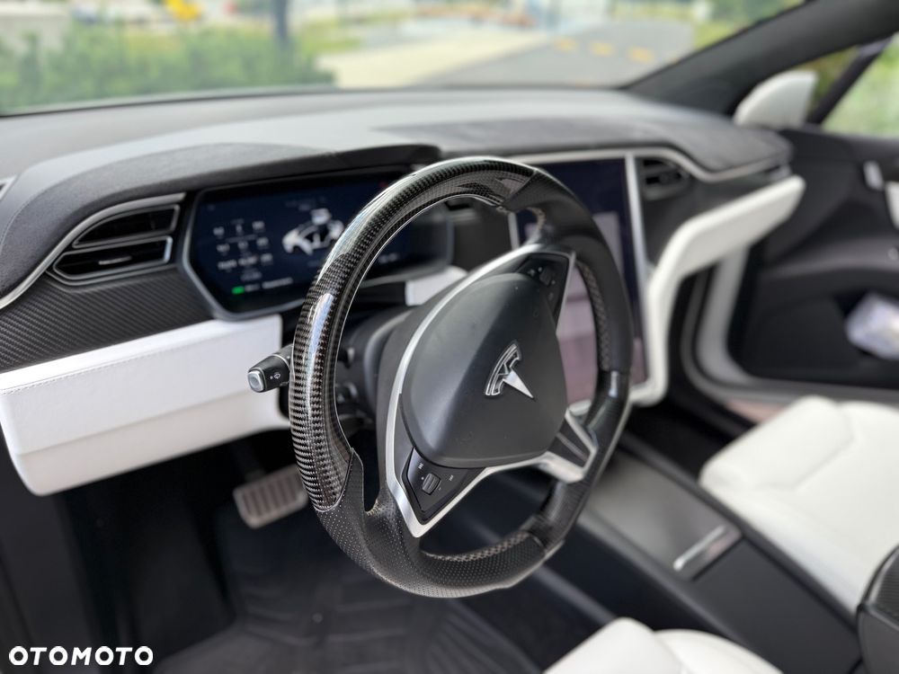 Tesla Model X 75 D - 4