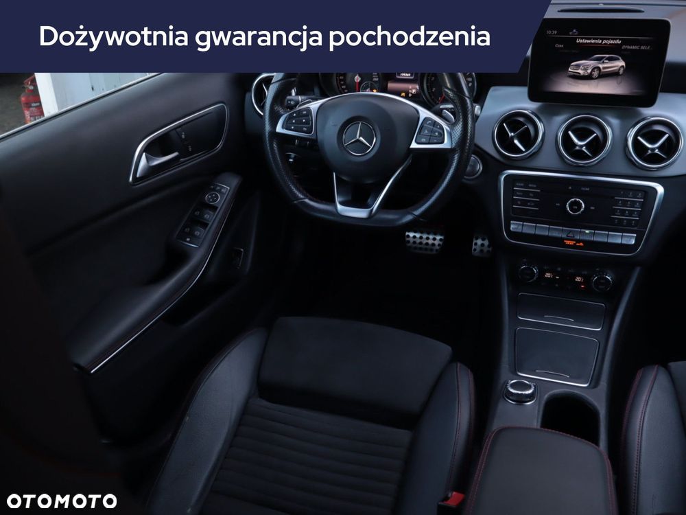 Mercedes-Benz GLA - 9