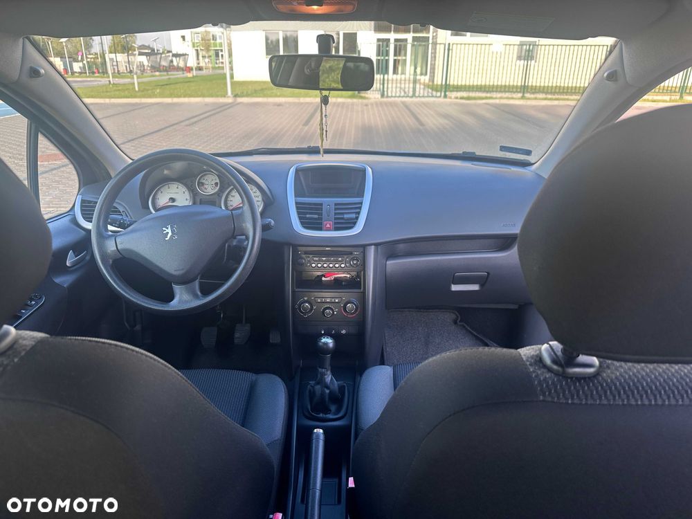 Peugeot 207 - 6