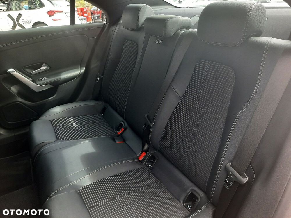 Mercedes-Benz CLA 250 Progressive 7G-DCT - 13